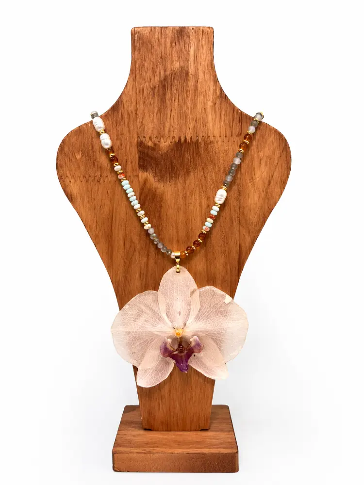 Beaded Pendant, product detail – Mångata Studio