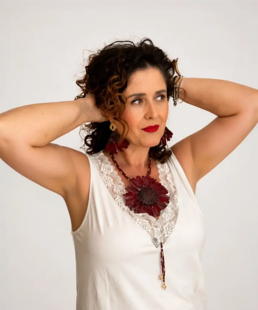 Long Gerbera Pendant, model shot – Mångata Studio