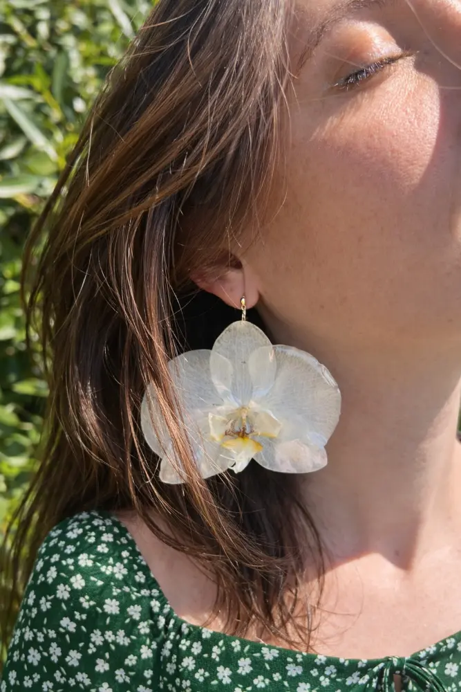 White Orchid earrings – Mångata Studio