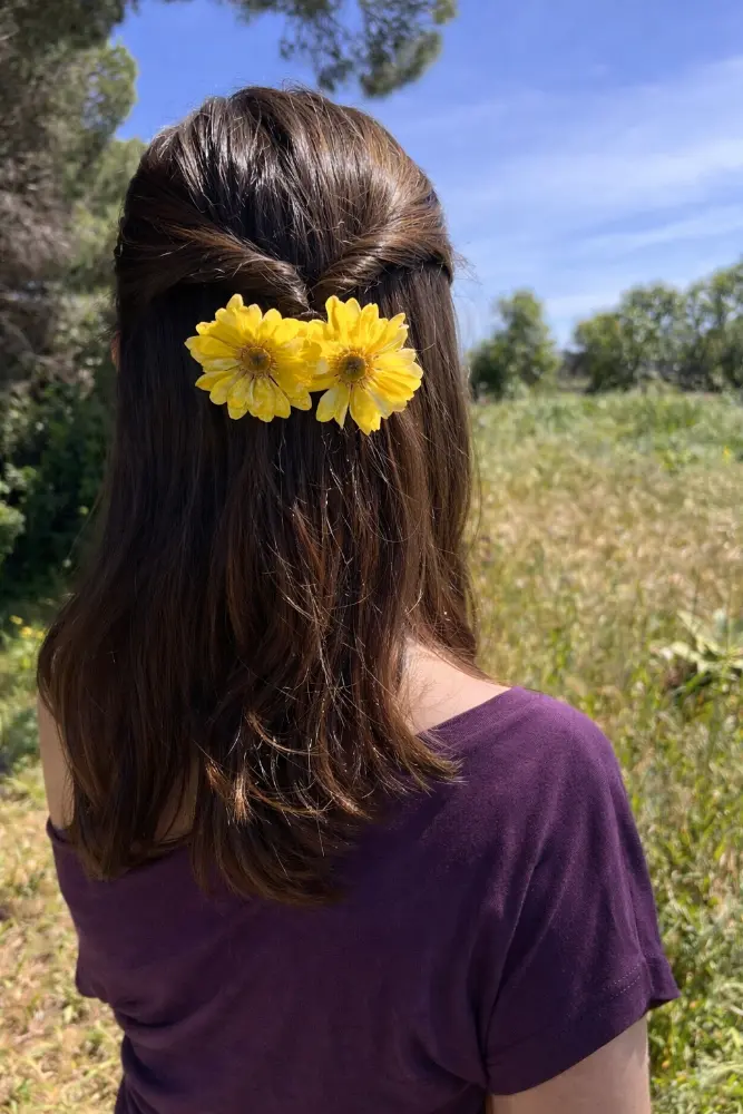 Yellow Clip earrings, second view – Mångata Studio